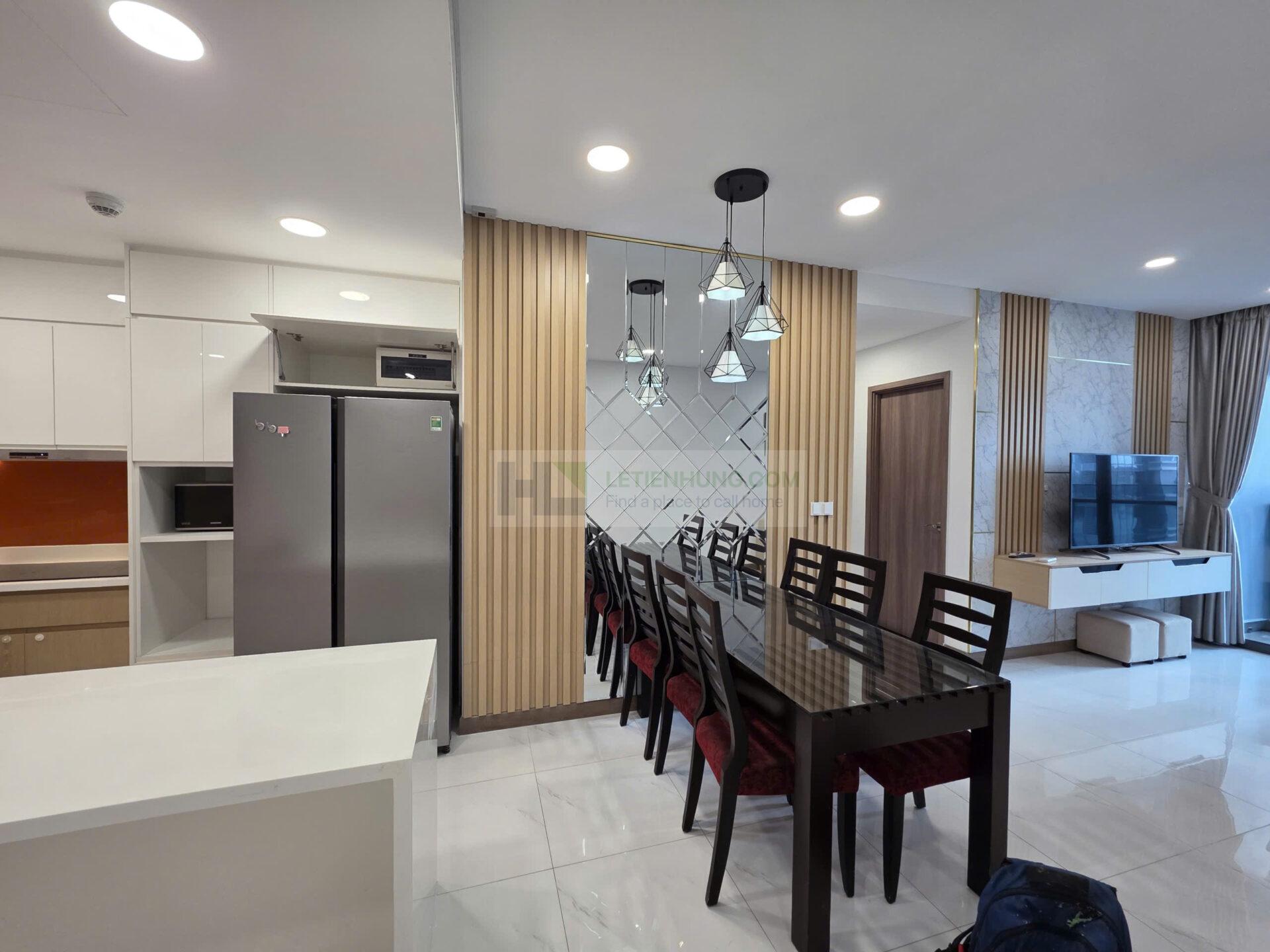 Căn hộ Sunwah Pearl 2PN có bồn tắm - phòng khách + bàn ăn