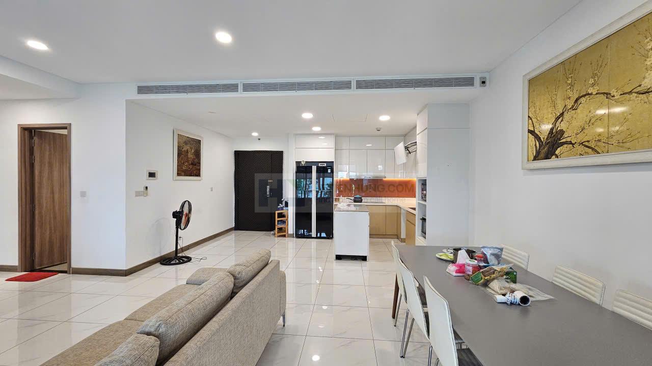 căn hộ Sunwah Pearl 2PN có sân vườn - bếp