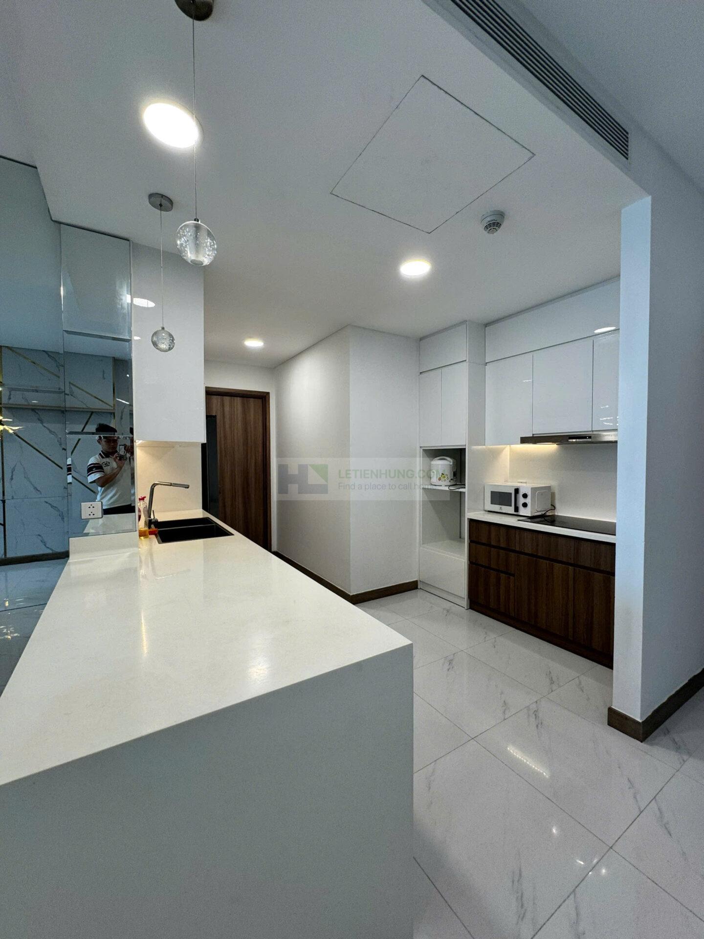 can ho sunwah pearl 3pn 131m2 - khu vuc bep