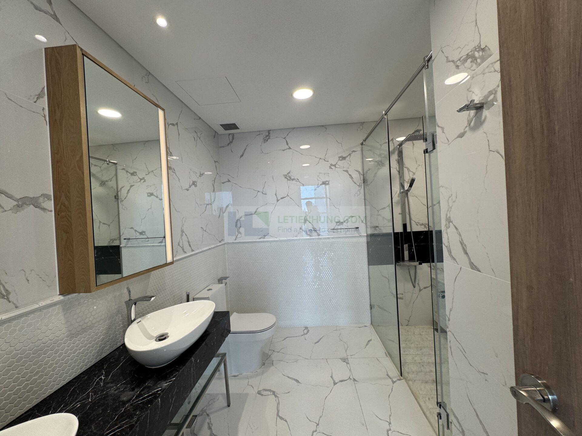 căn hộ sunwah pearl 3pn cho thuê - phòng tắm