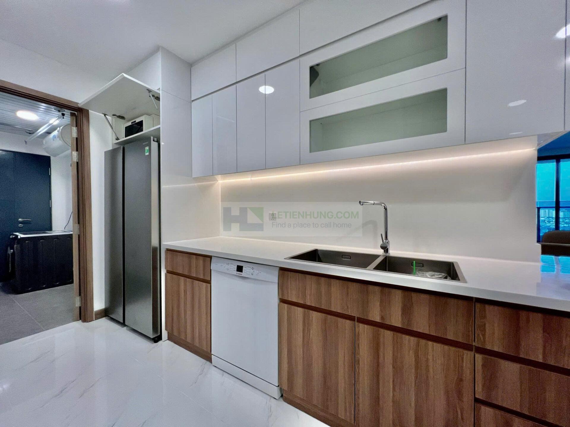 thuê căn hộ Sunwah Pearl 3PN 133m2 bếp